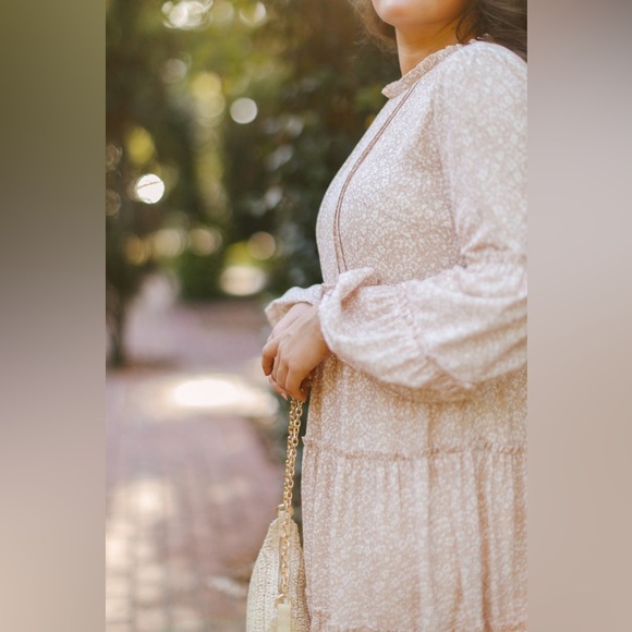 Dainty Jewells Flora dress, knee length - Picture 2 of 3